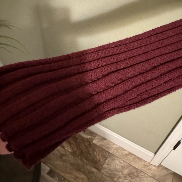 Vince Camuto size Large sweater- EUC - Picture 4 of 7